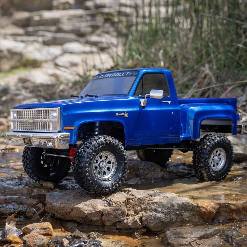 1-10 SCX10 III Base Camp 1982 Chevrolet K10 4X4 RTR Brushed Rock Crawler  Blue