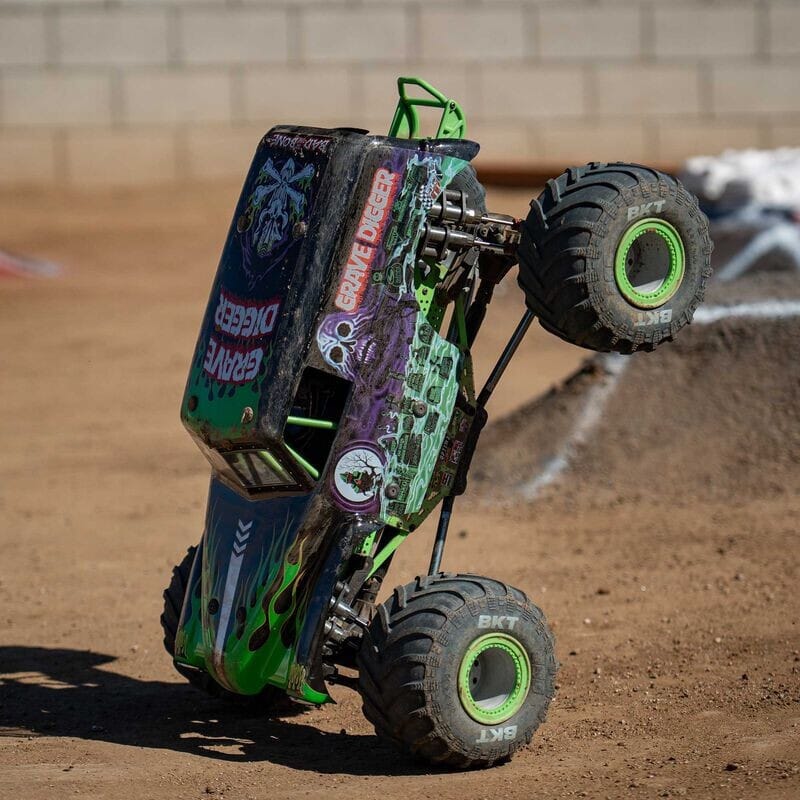 1-8 LMT 2.0 Grave Digger 4X4 Solid Axle Brushless Monster Truck RTR  Green