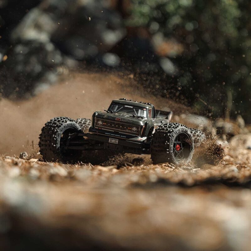 1-10 OUTCAST 4S 4X4 RTR Brushless Stunt Truck  Gun Metal