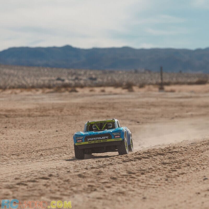 Coche MOJAVE GROM MEGA 1/18 4X4 Desert truck RTR con bateria y cargador