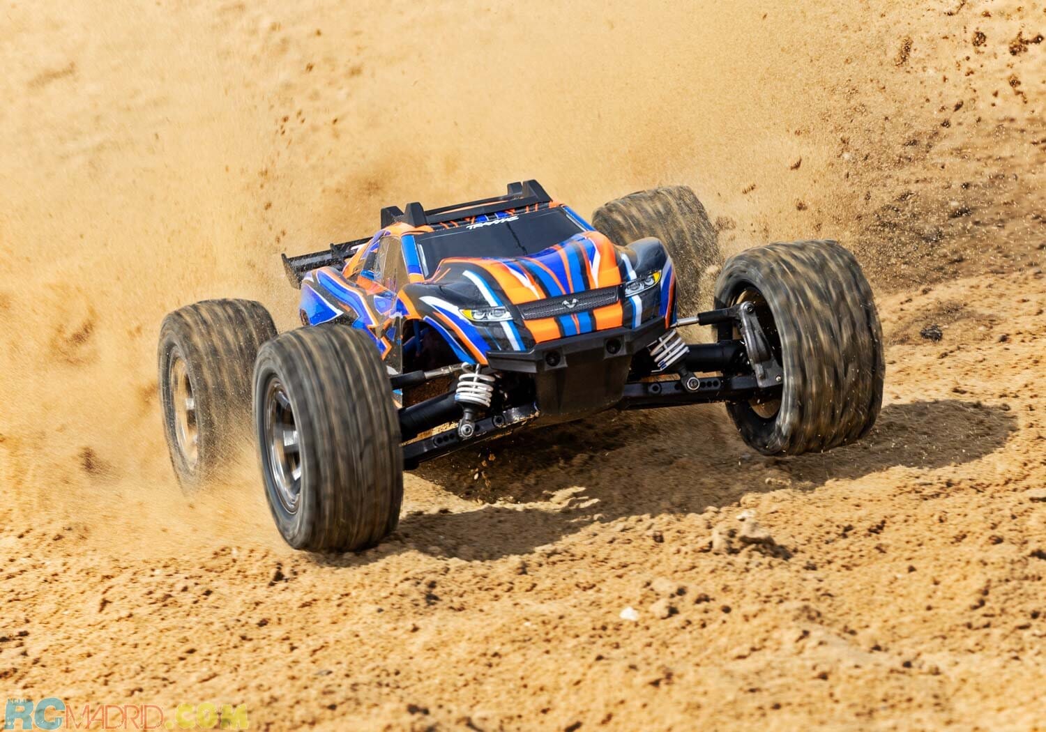 Traxxas Rustler 4X4 VXL TQi TSM (no bateria ni cargador)