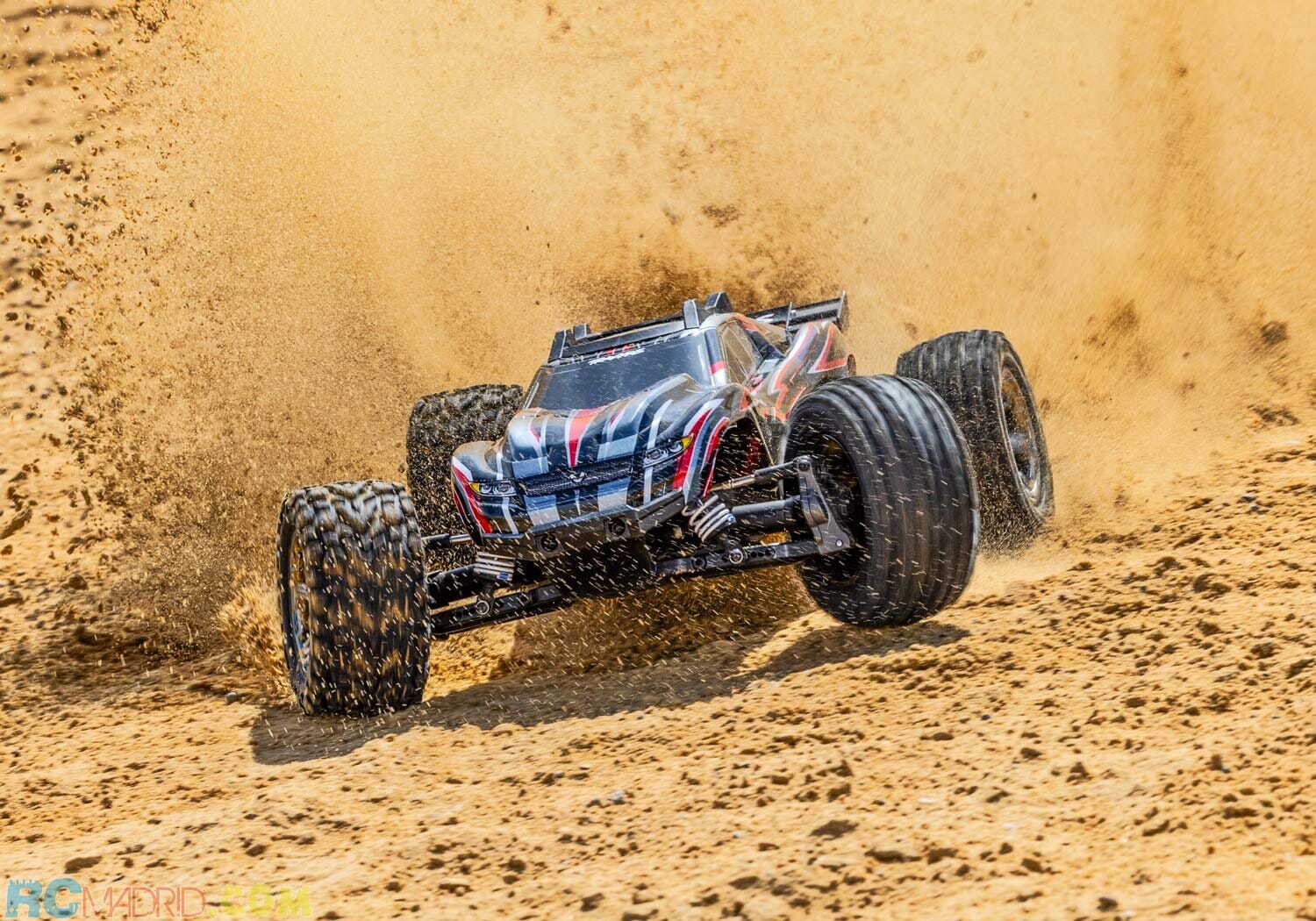 Traxxas Rustler 4X4 VXL TQi TSM (no bateria ni cargador)