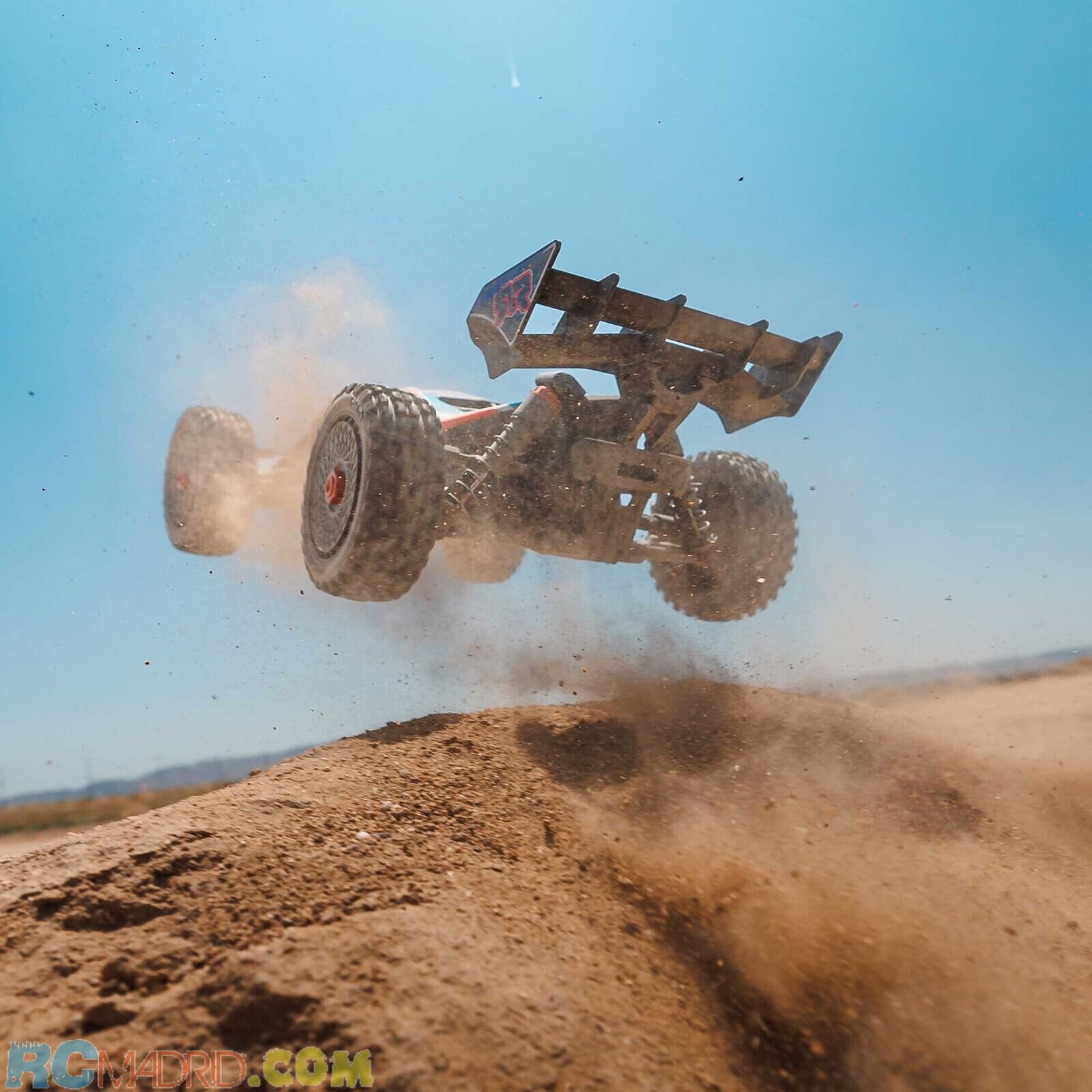 1/8 Typhon 4X4 223S DSC Brushless V4 4WD Buggy