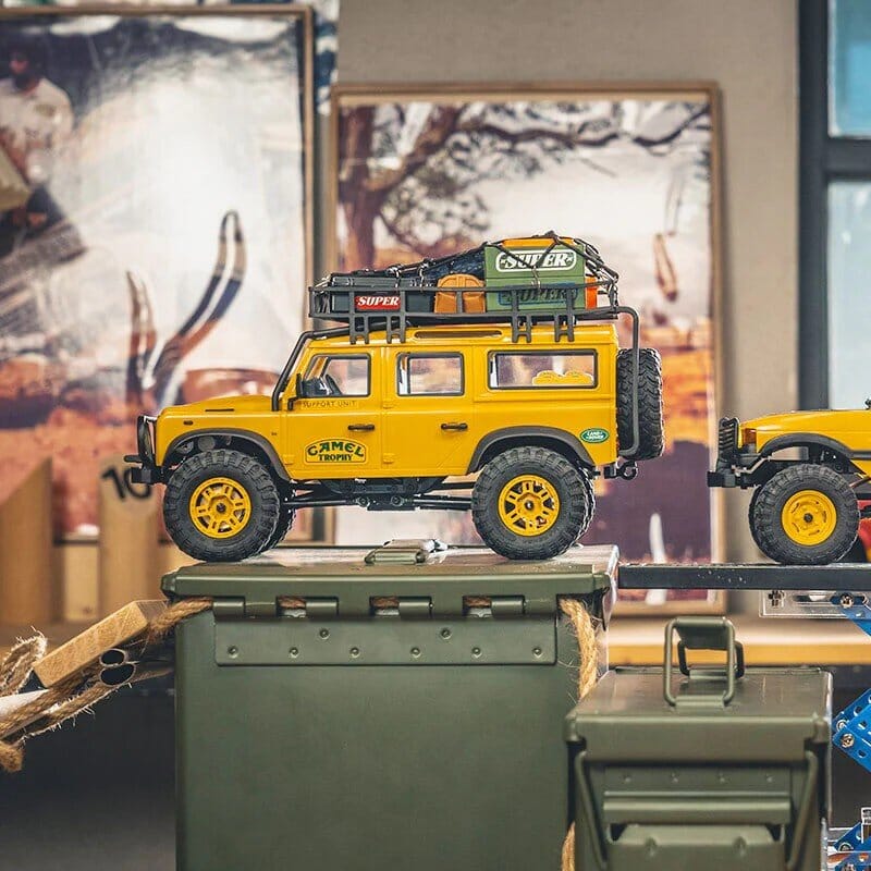 COCHE LAND ROVER 1/24 DEFENDER 110 RTR AMARILLO FMS